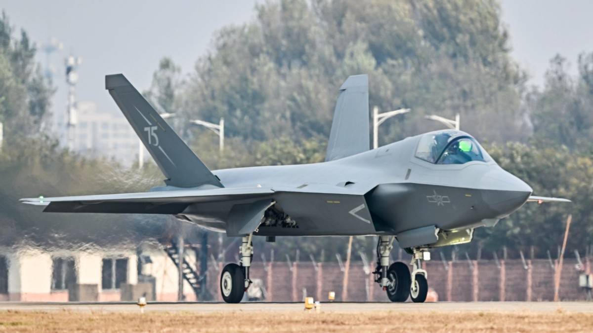 歼-35A、红旗-19将亮相航展，空军发言人：还有更牛的“宝贝”