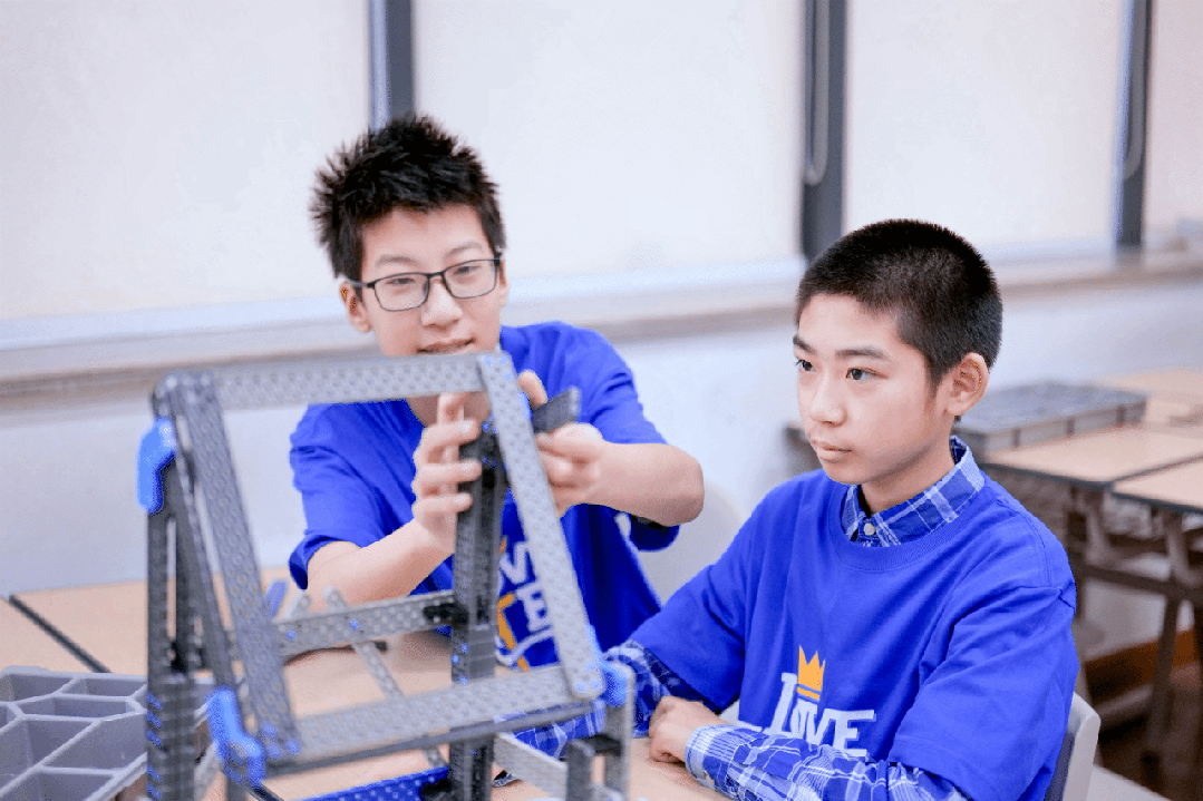 星球VEX｜斯坦星球VEX精英机器人走读营，10天沉浸式学习，冠军教练团指导，热血机甲实战！
