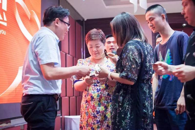 理财酒会(理财酒会怎样引出理财讲座)